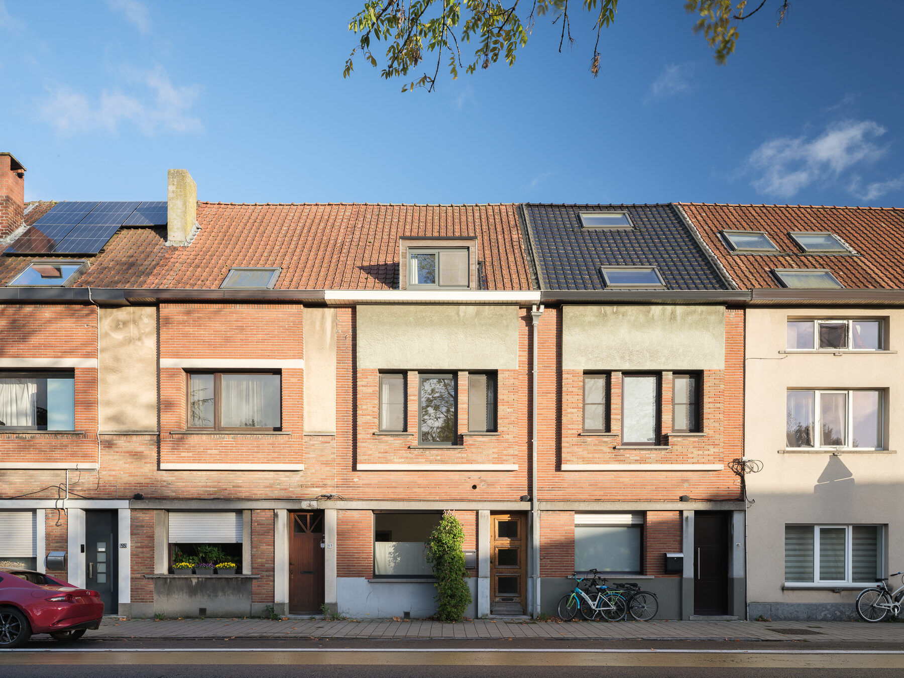 Omgeving UZ, instapklare lichtrijke woning met tuin, foto 1